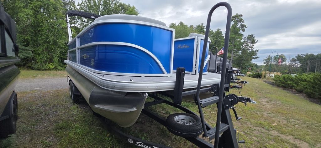 2026 Sun Tracker PB 22 DLX in raymond ME