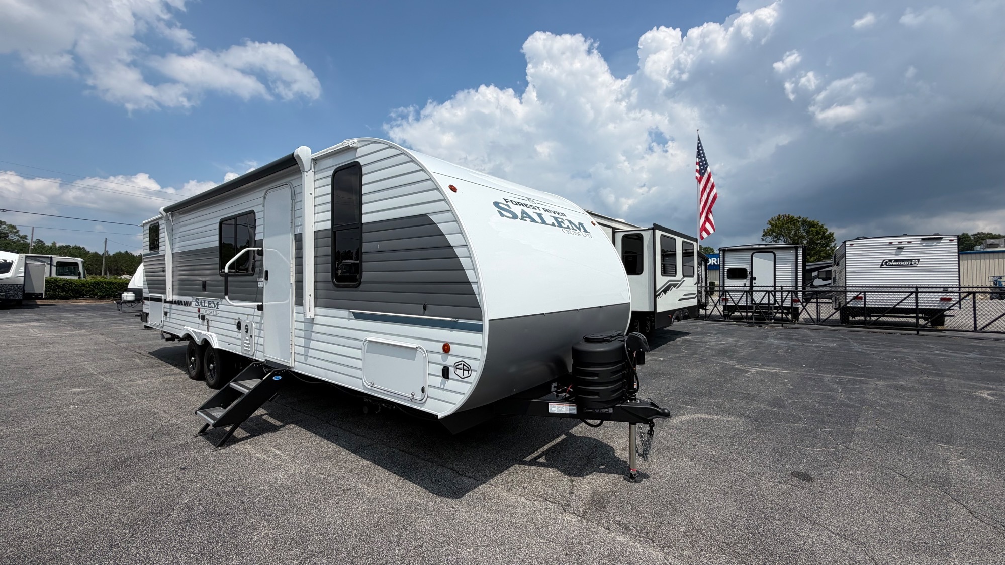 2027 Forest River SALEM CRUISE LITE 273QBXL in garner NC