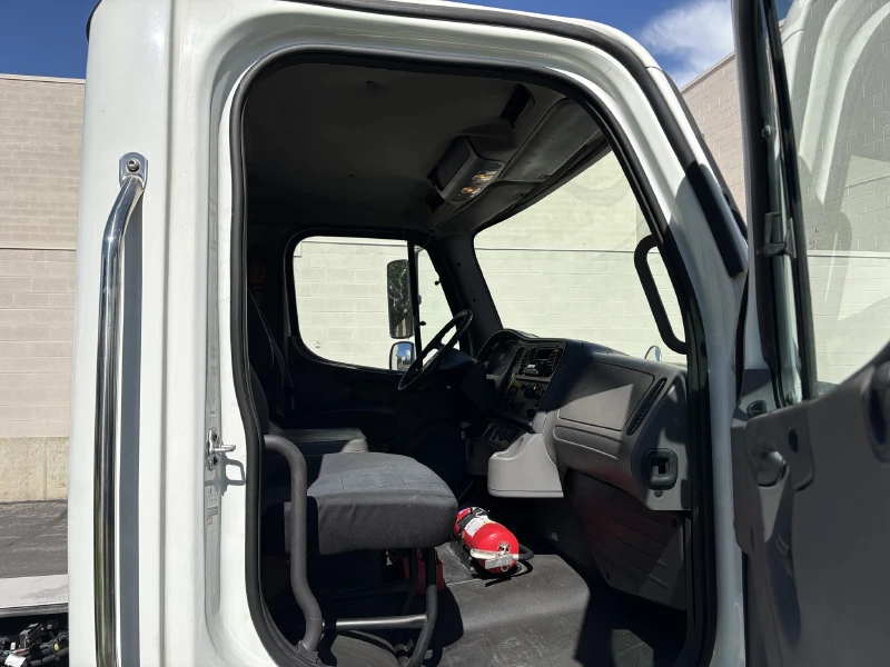 2015 FREIGHTLINER BUSINESS CLASS M2 106