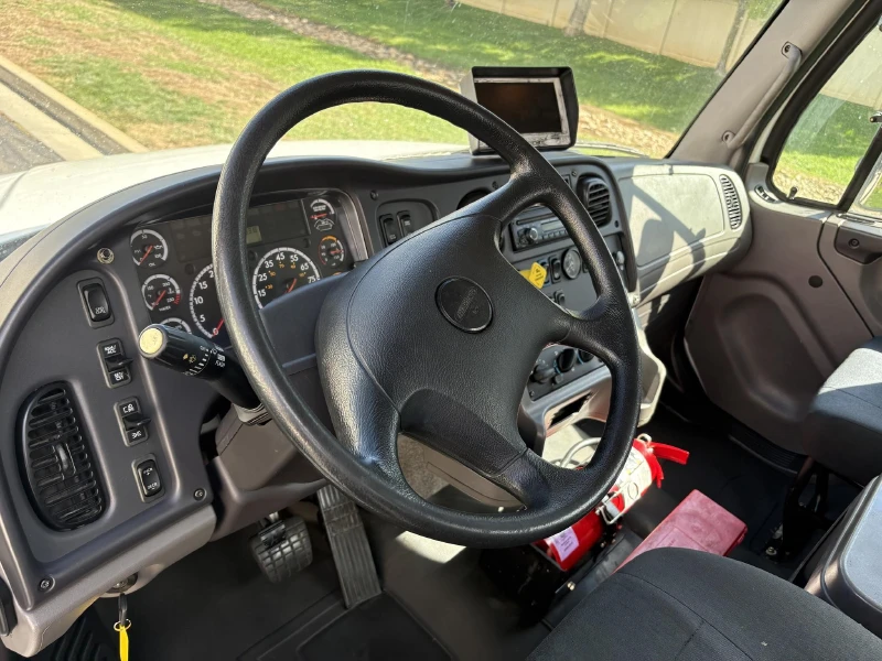 2015 FREIGHTLINER BUSINESS CLASS M2 106