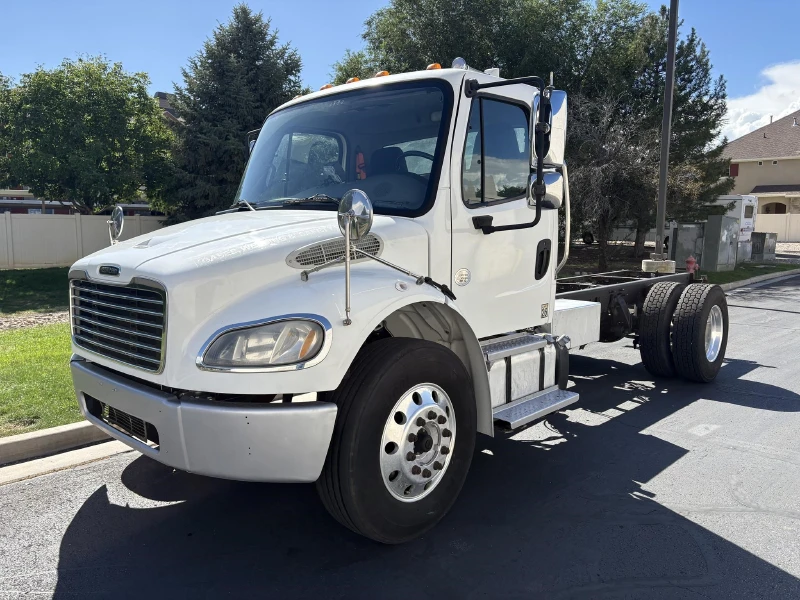 2015 FREIGHTLINER BUSINESS CLASS M2 106