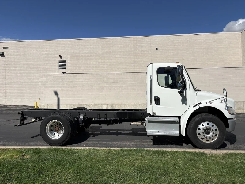 2015 FREIGHTLINER BUSINESS CLASS M2 106