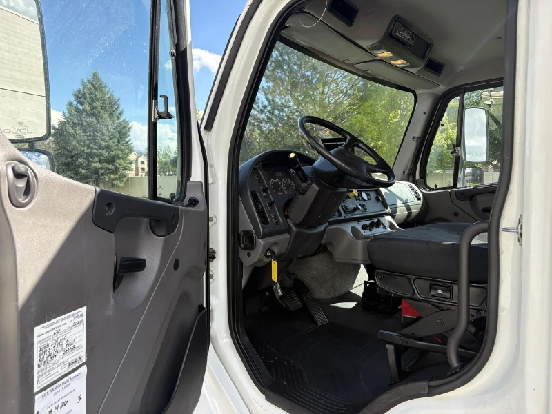 2015 FREIGHTLINER BUSINESS CLASS M2 106