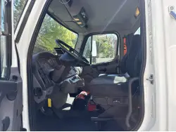 2015 FREIGHTLINER BUSINESS CLASS M2 106