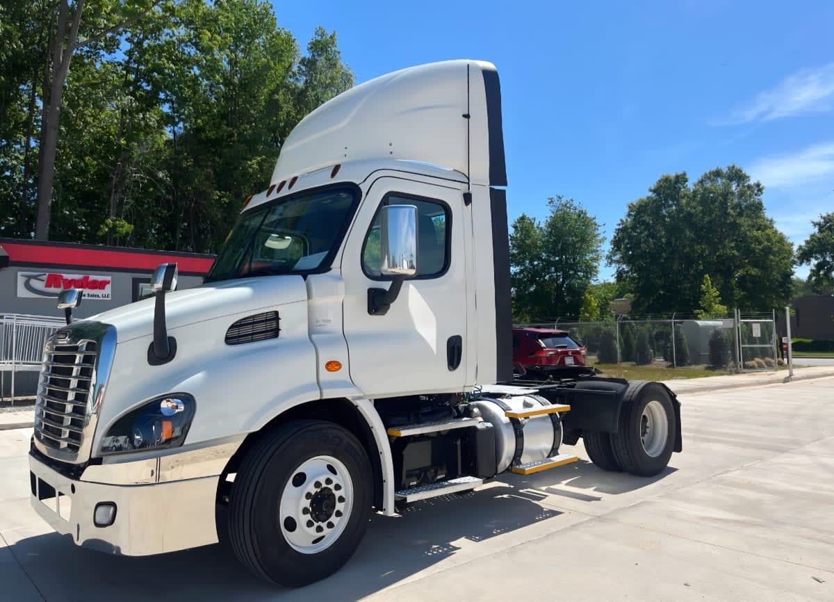 2018 FREIGHTLINER CASCADIA 113 in Greensboro, NC