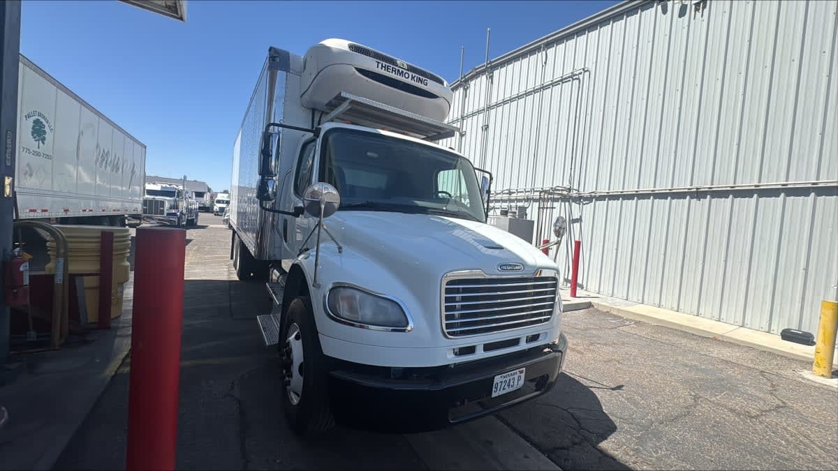 2016 FREIGHTLINER BUSINESS CLASS M2 106 in Fontana, CA