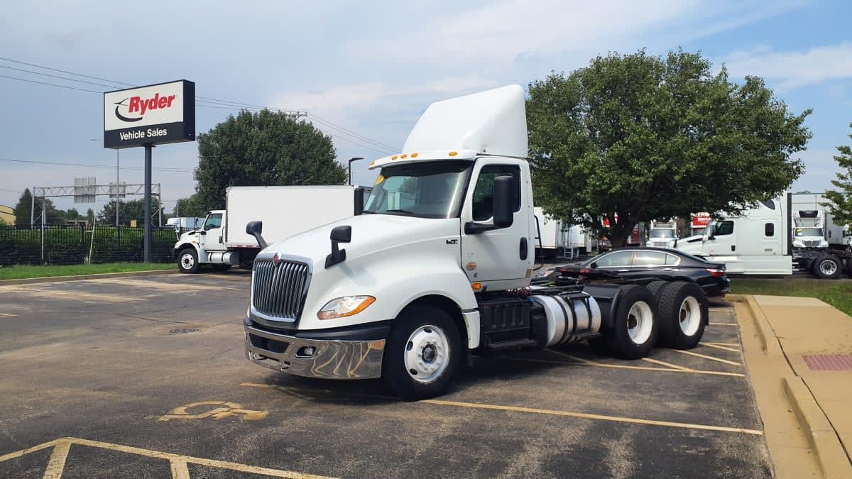 2019 INTERNATIONAL LT625 DAYCAB T/A in Bolingbrook, IL