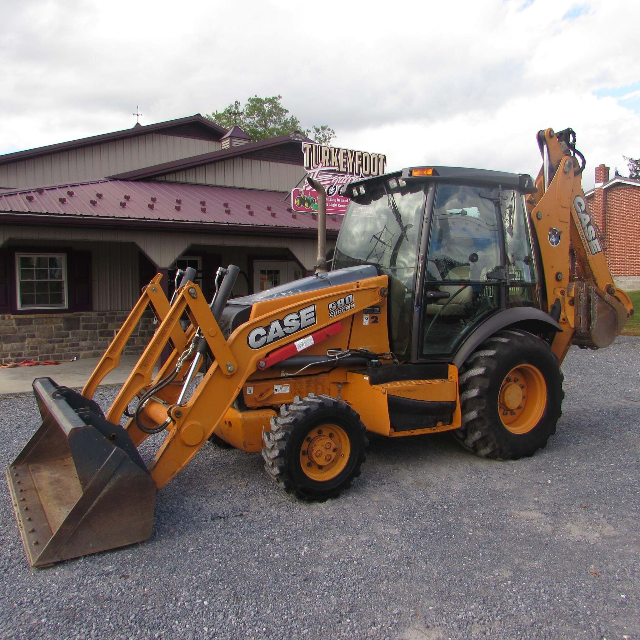 2015 CASE 580SN in Chambersburg, PA