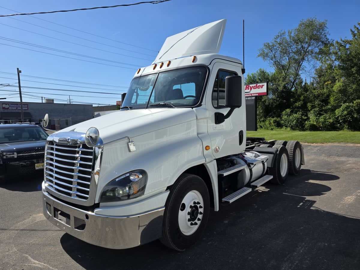 2020 FREIGHTLINER CASCADIA 125 in Bensalem, PA