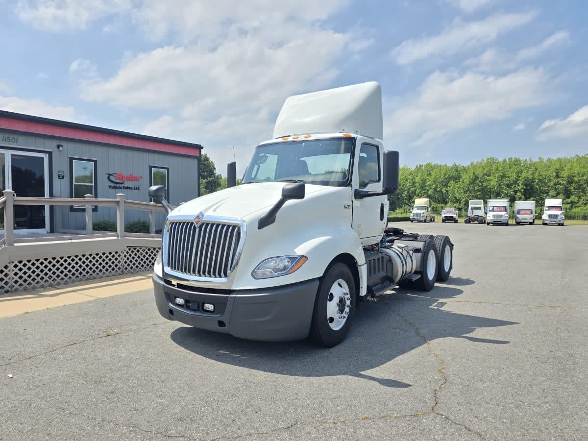 2018 INTERNATIONAL LT625 DAYCAB T/A in North Little Rock, AR