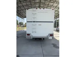 2003 WINNEBAGO SIGHTSEER 30B