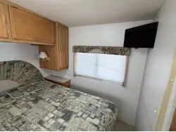 2003 WINNEBAGO SIGHTSEER 30B