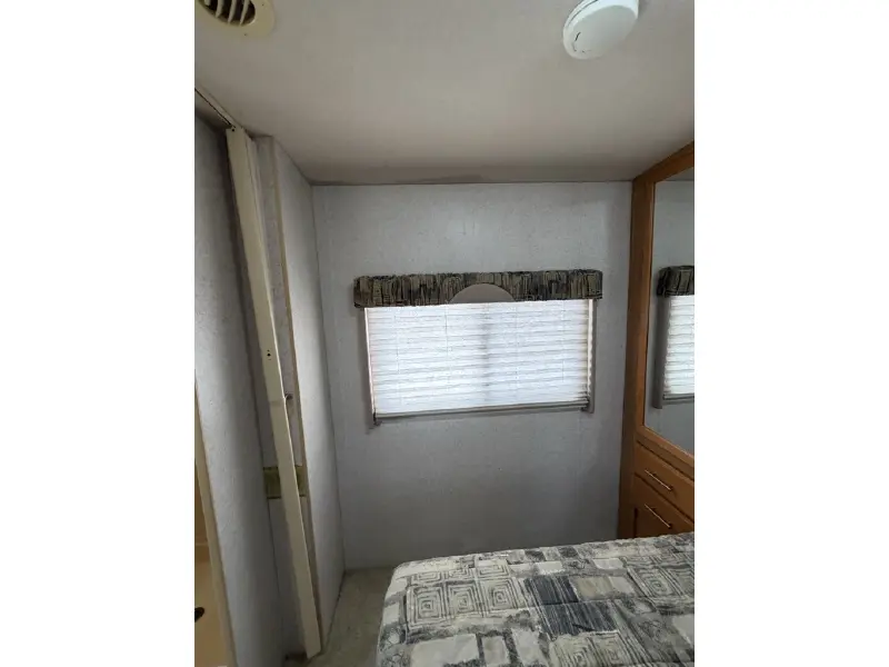 2003 WINNEBAGO SIGHTSEER 30B