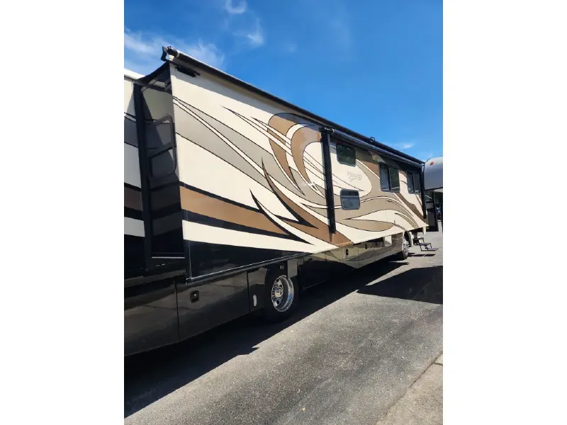 2010 FLEETWOOD DISCOVERY 40G