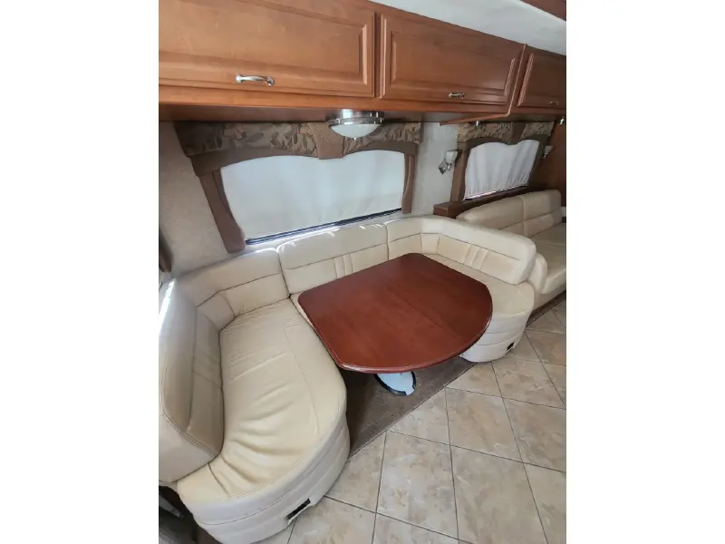 2010 FLEETWOOD DISCOVERY 40G
