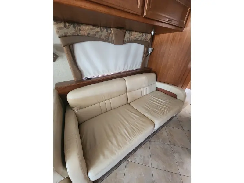 2010 FLEETWOOD DISCOVERY 40G