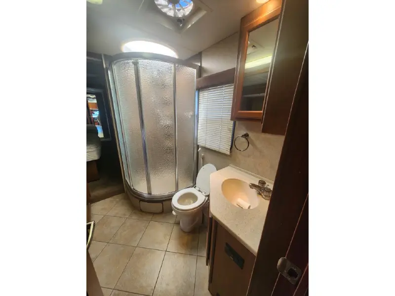 2010 FLEETWOOD DISCOVERY 40G