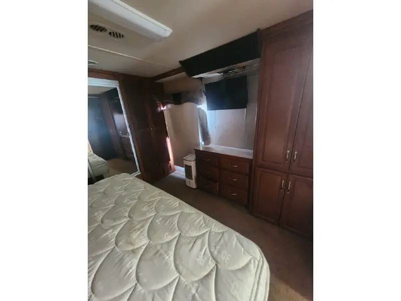 2010 FLEETWOOD DISCOVERY 40G