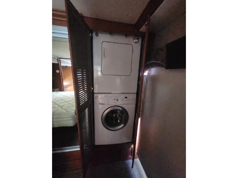 2010 FLEETWOOD DISCOVERY 40G