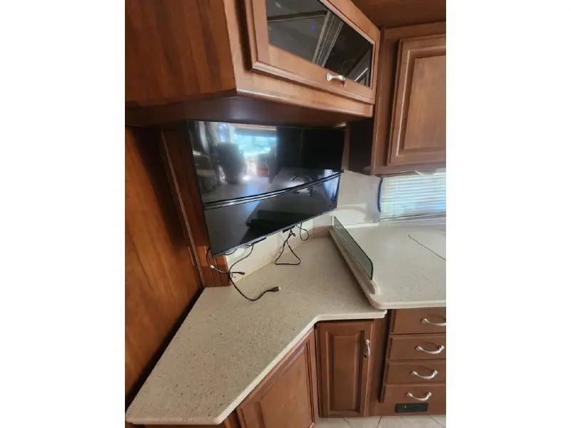 2010 FLEETWOOD DISCOVERY 40G