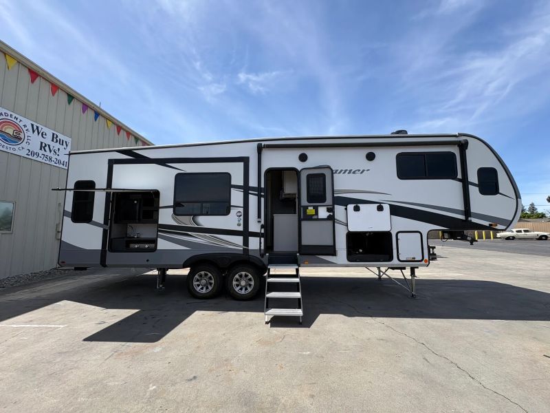 2023 Highland Ridge Rv Roamer Fifth Wheel 264RLS in modesto CA