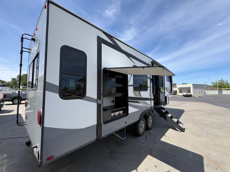 2023 Highland Ridge Rv Roamer Fifth Wheel 264RLS in modesto CA