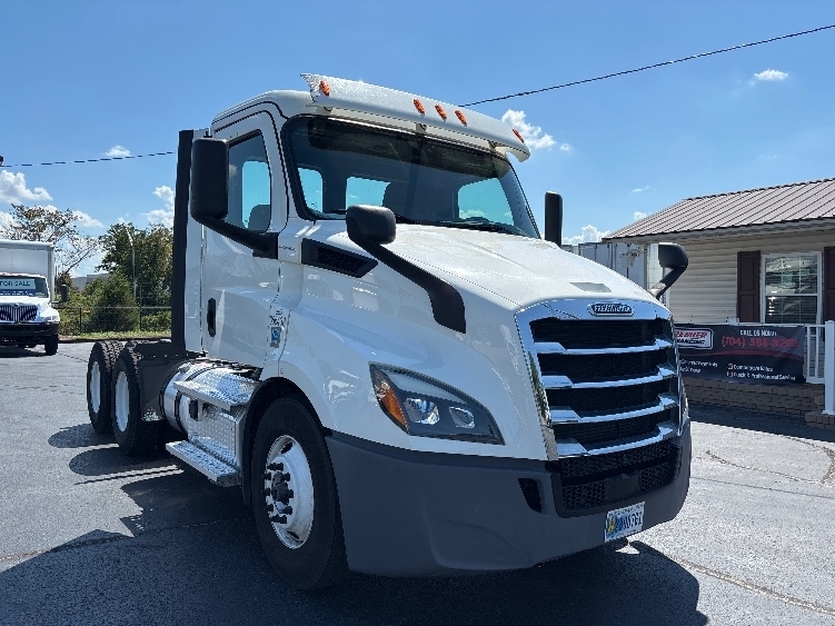 2020 FREIGHTLINER CASCADIA 116 in Concord, NC