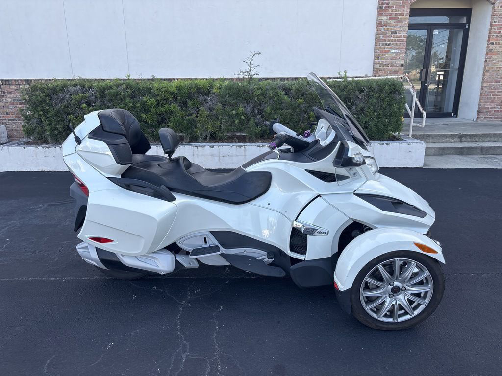 2017 Can-Am Spyder RT Limited 6-Speed Semi-Automatic (SE6) RT LIMITED SE6 in Daytona Beach, FL