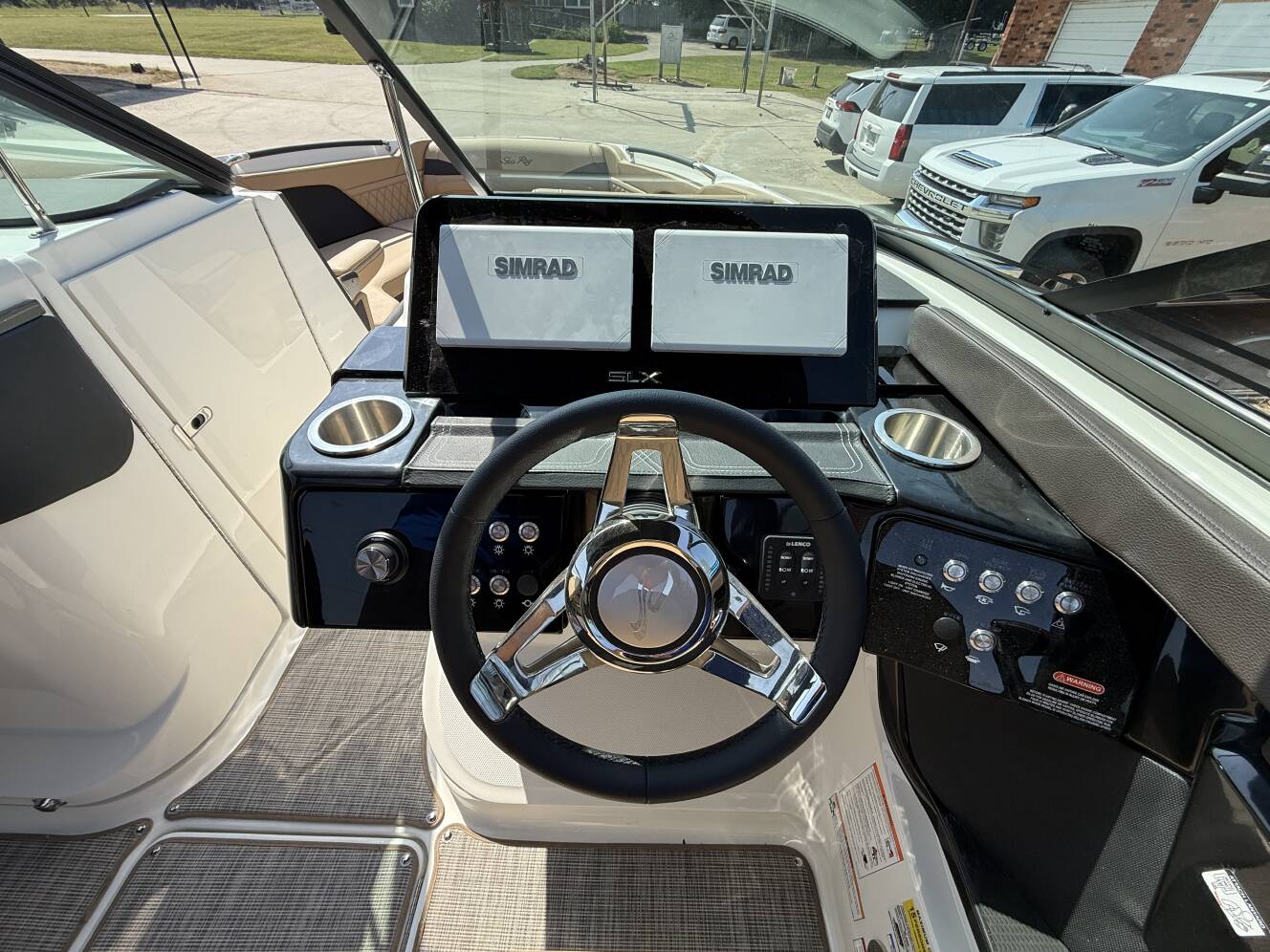 A photo of this 2027 Sea Ray SLX 260