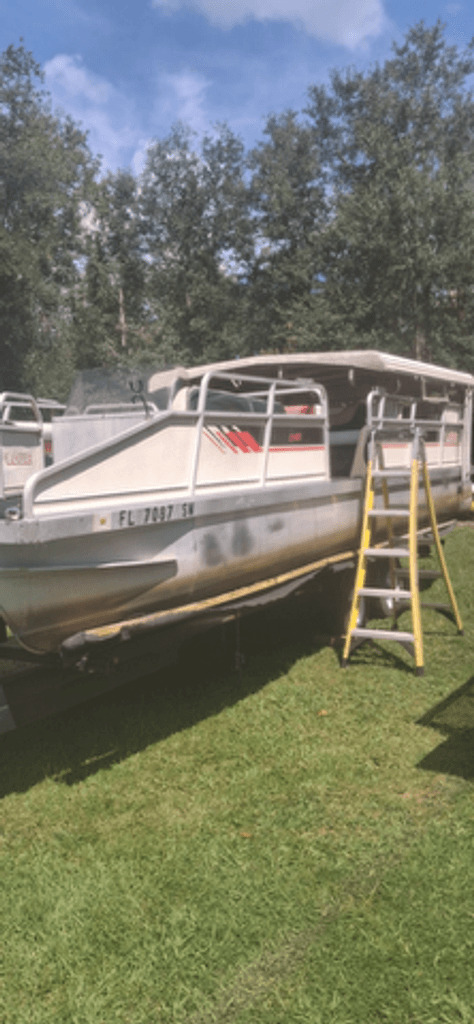 1989 Lowe 240 in bronson FL