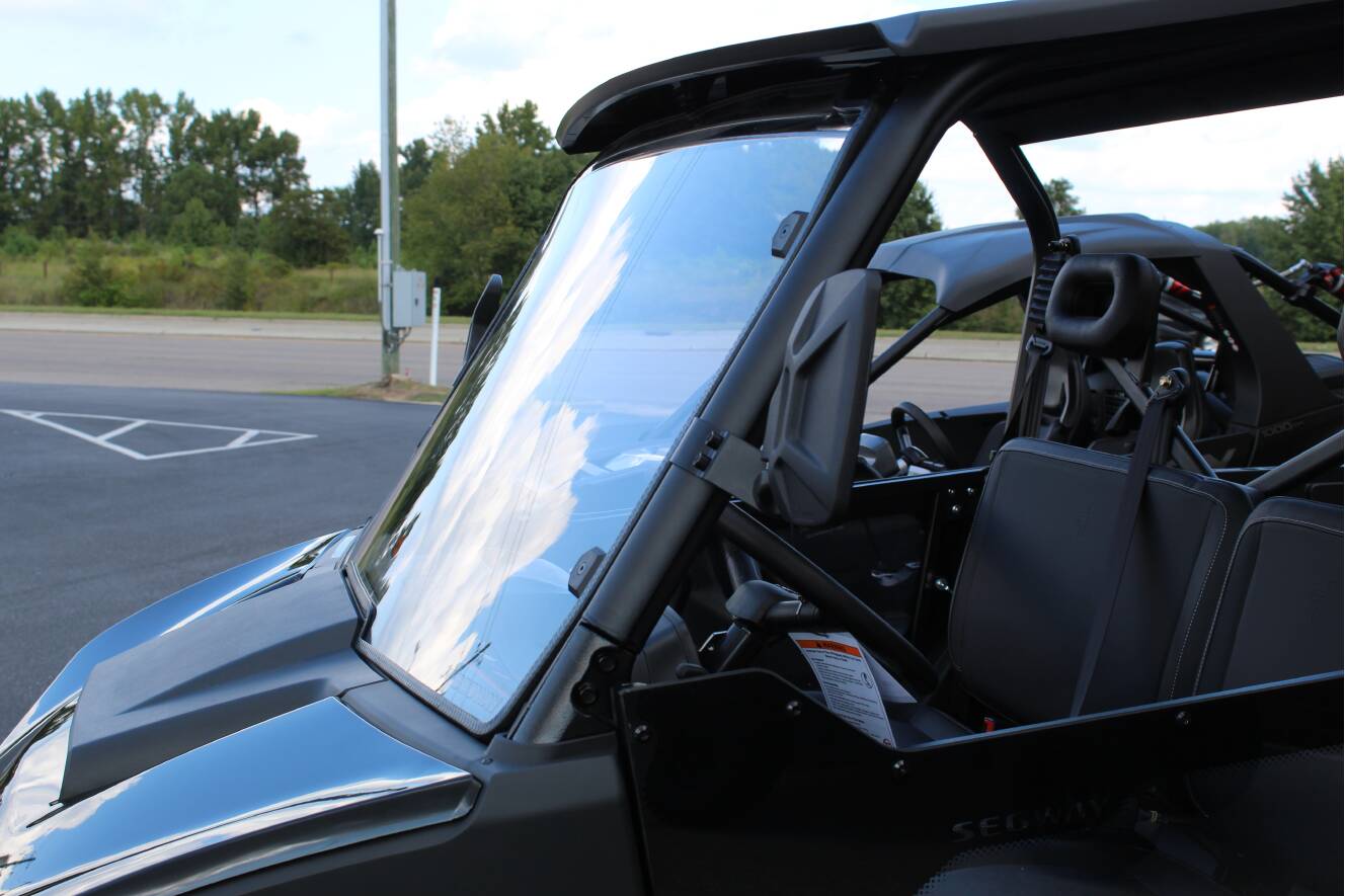 A photo of this 2026 Segway Powersports UT6 P