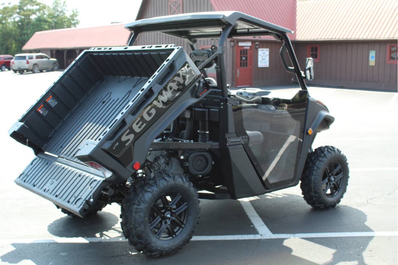 A photo of this 2026 Segway Powersports UT6 P