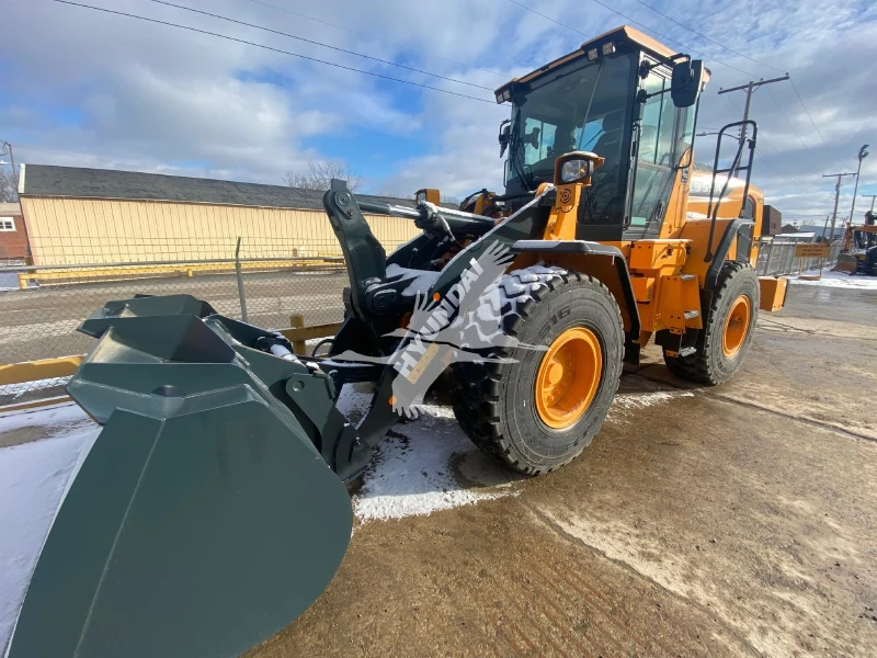 2025 HYUNDAI HL955A