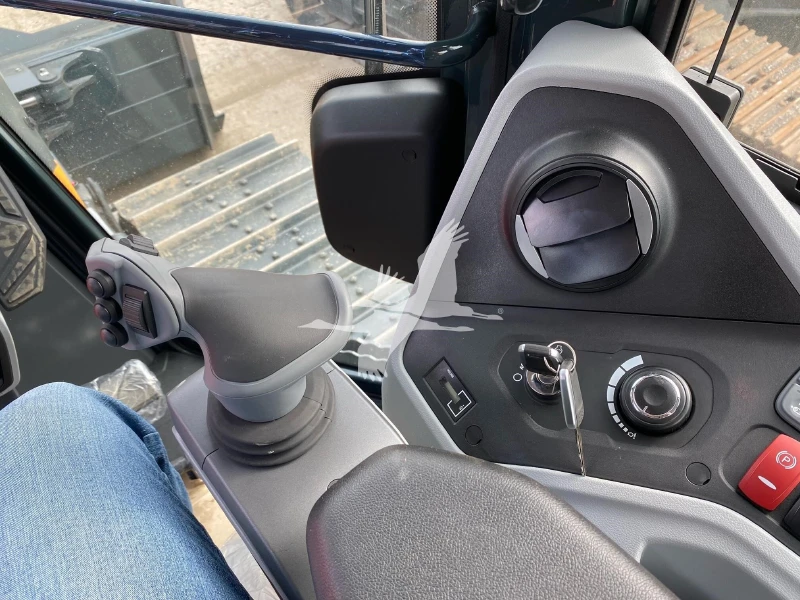 2024 HYUNDAI HD100
