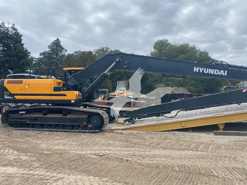 2023 HYUNDAI HX300A LR