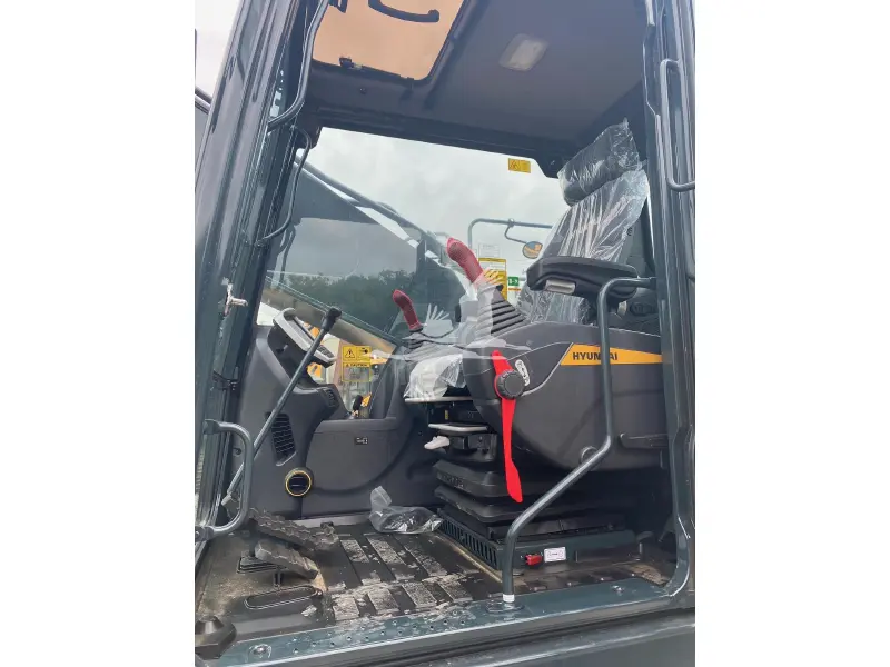 2023 HYUNDAI HX300A LR
