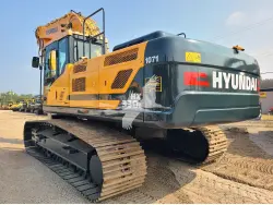 2016 HYUNDAI HX330L
