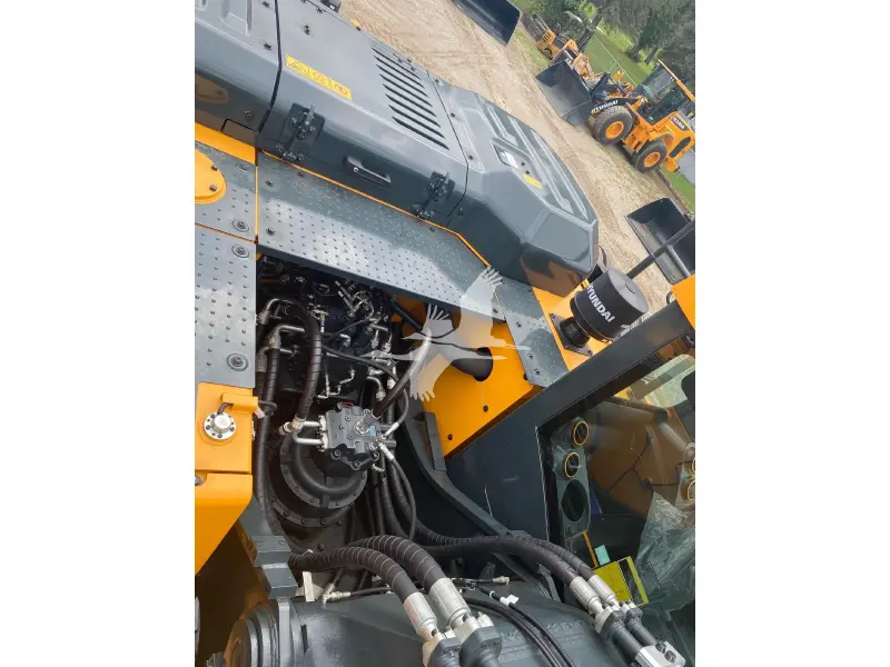 2023 HYUNDAI HX300A LR
