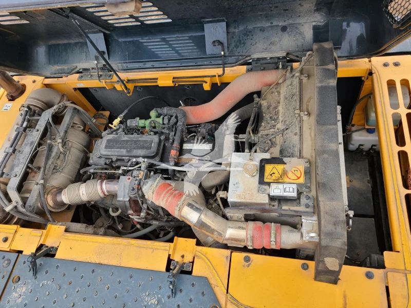 2016 HYUNDAI HX330L