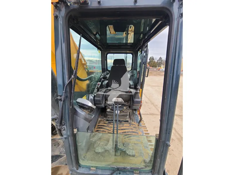 2016 HYUNDAI HX330L