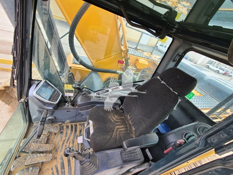 2016 HYUNDAI HX330L