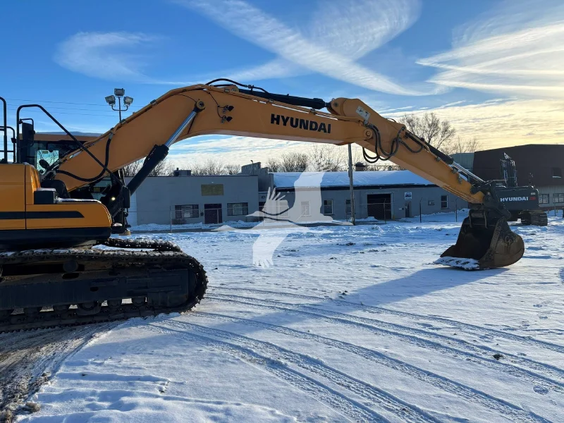 2016 HYUNDAI HX330L