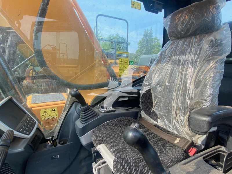 2019 HYUNDAI HX260L