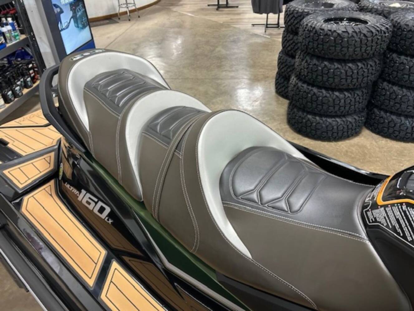 A photo of this 2025 Kawasaki Ultra® 160LX