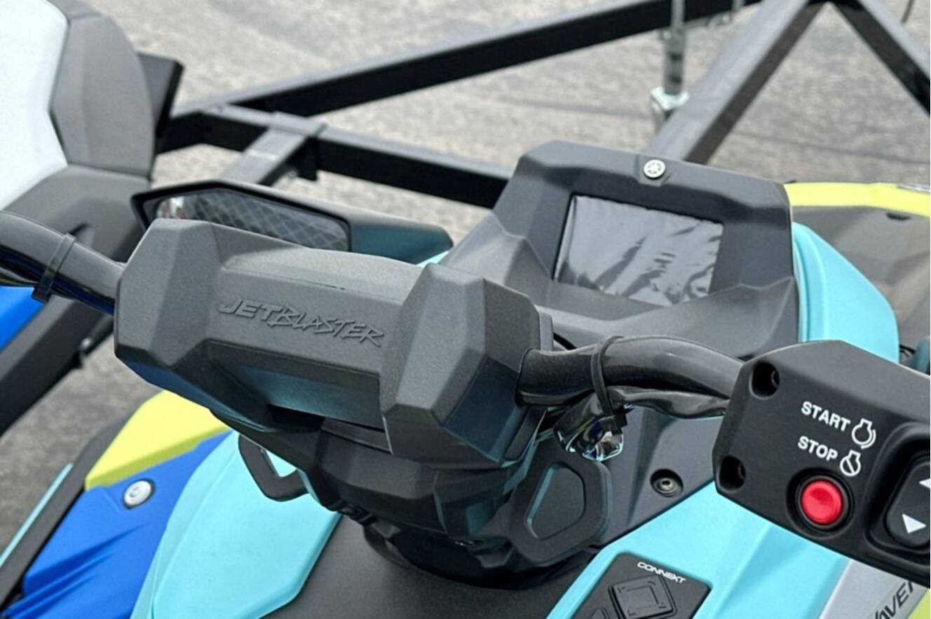 A photo of this 2026 Yamaha JETBLASTER PRO 3-AZURE BLUE/LUNAR YELLOW