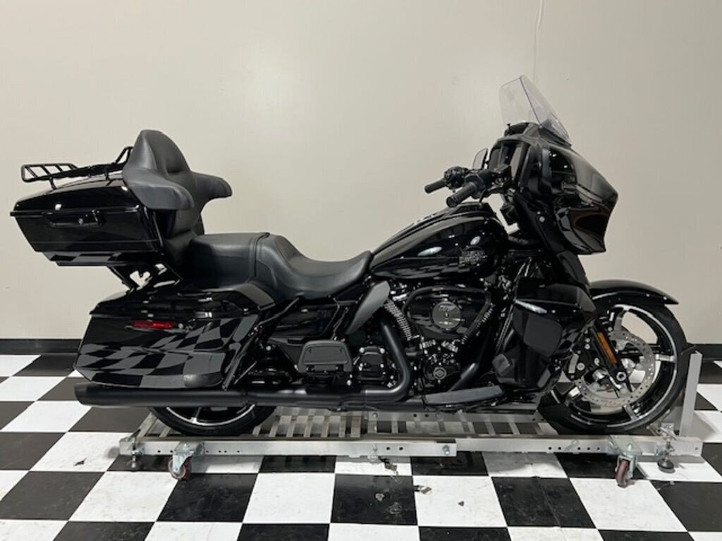 2025 Harley-Davidson Street Glide Ultra BASE in Durham, NC
