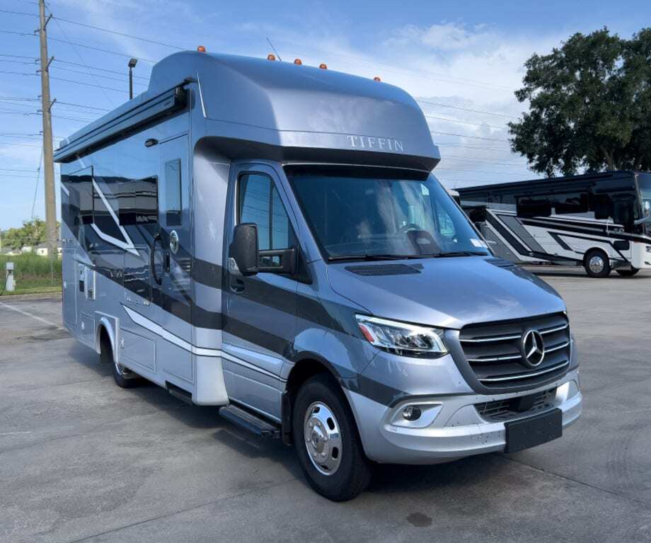 2027 Tiffin WAYFARER 25XLW in sanford FL
