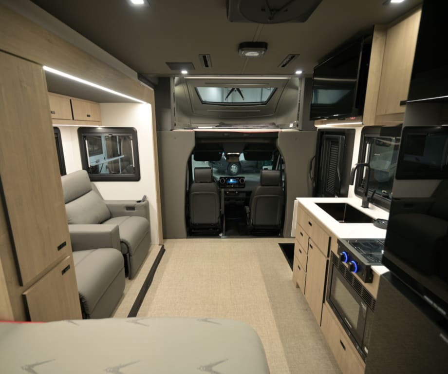 2025 Grand Design LINEAGE 25FW in fort lauderdale FL