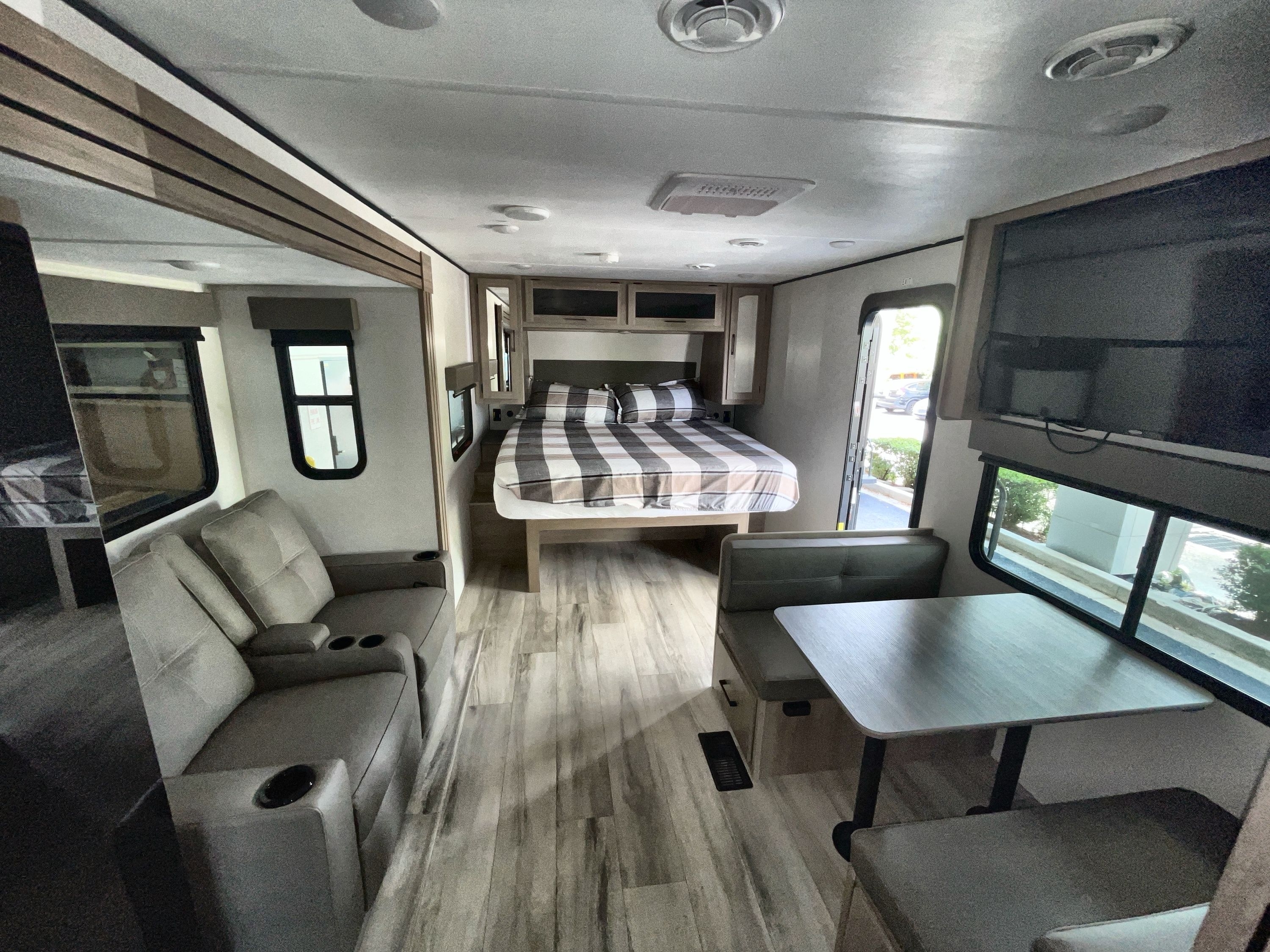 【新品、送料込みに変更可】SANTACRUZ RAZORBACK 5.8 Keystone Coleman Legacy 2115RK RVs for sale - RV Trader