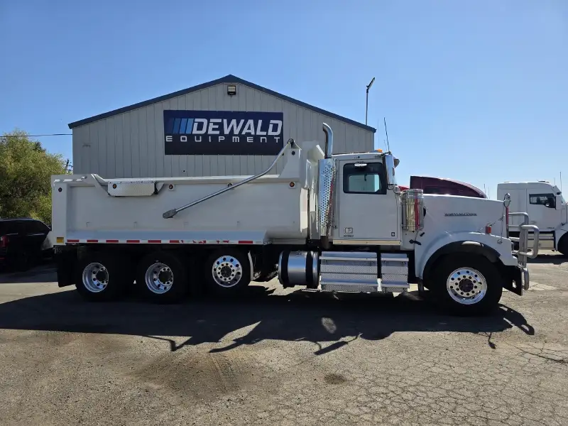 2020 WESTERN STAR 4900FA